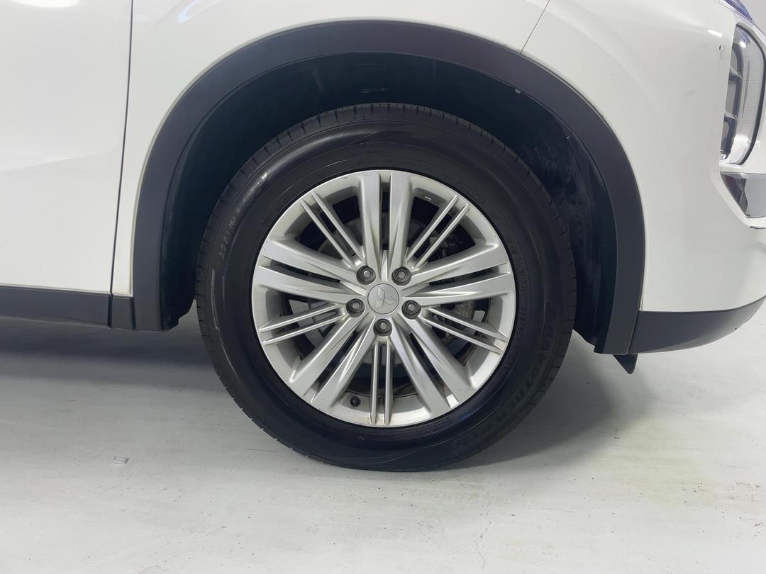 Photo '9' of Mitsubishi Outlander
