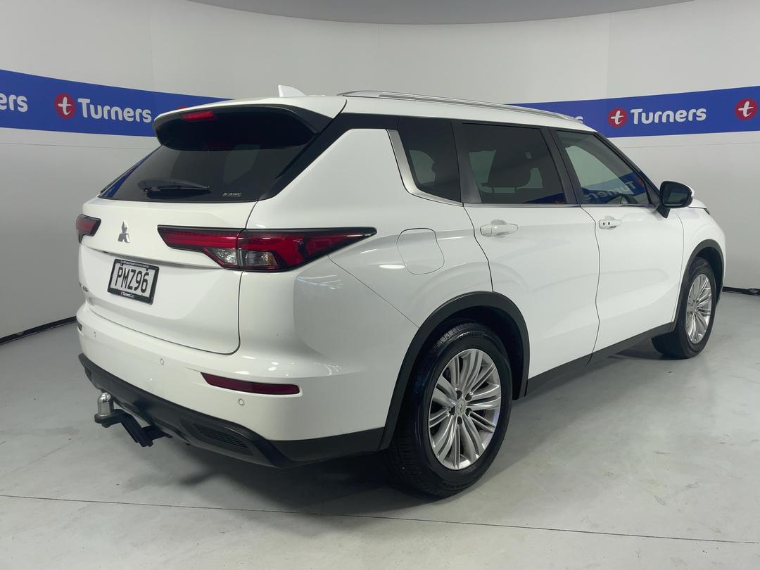 Photo '7' of Mitsubishi Outlander