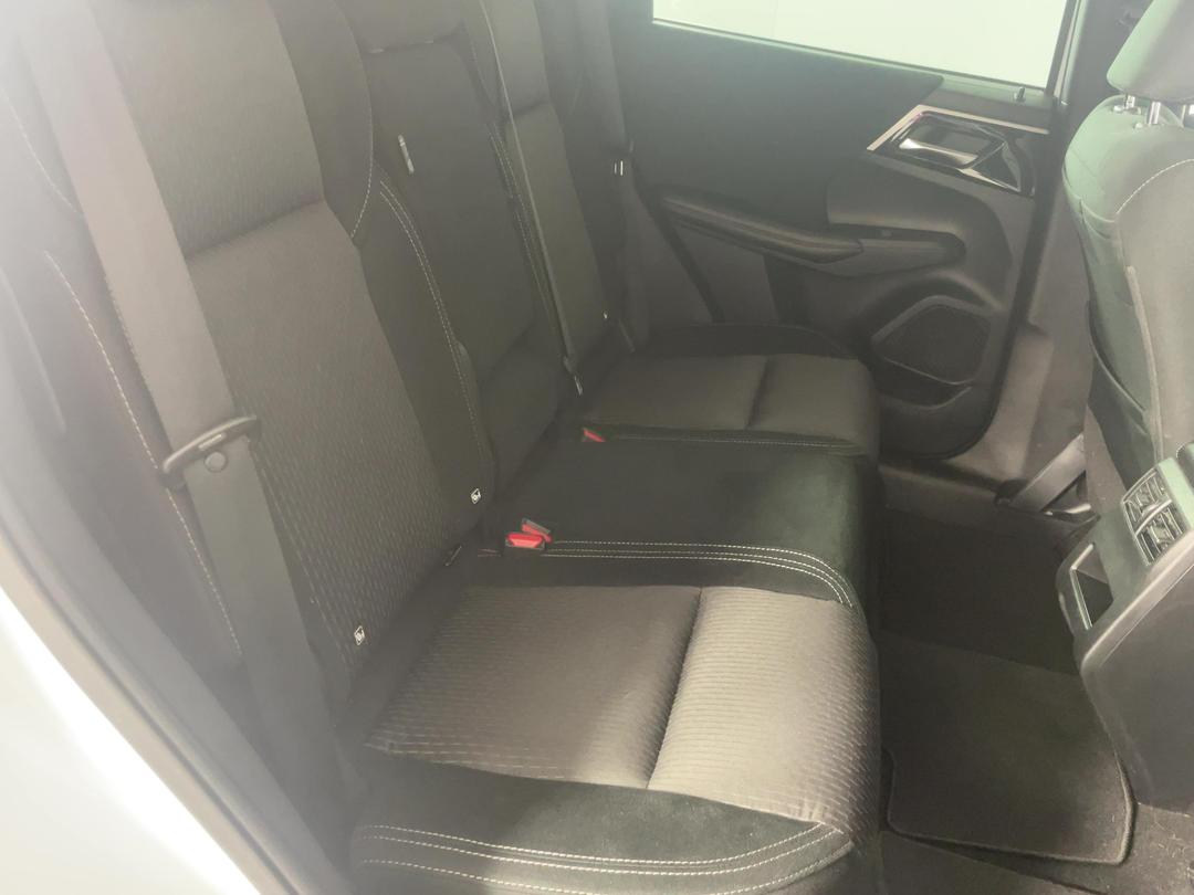 Photo '20' of Mitsubishi Outlander