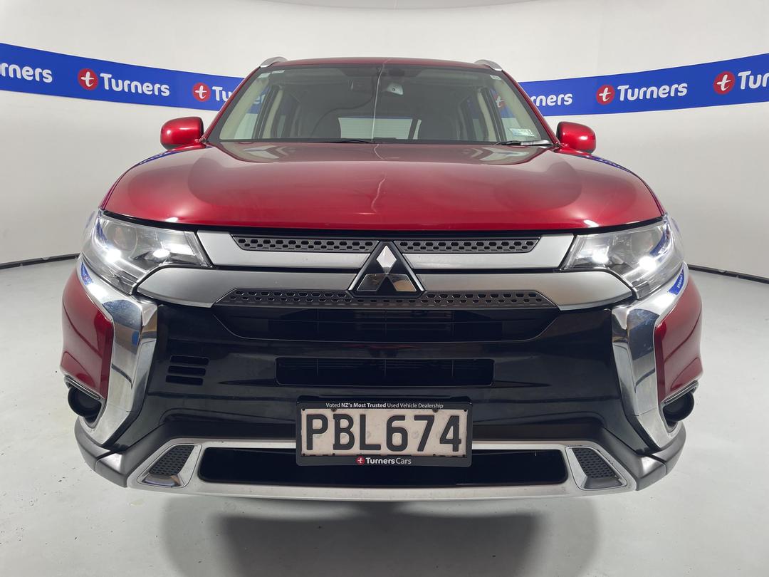 Photo '2' of Mitsubishi Outlander