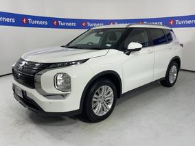 Photo '4' of Mitsubishi Outlander