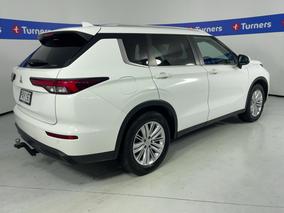 Photo '7' of Mitsubishi Outlander