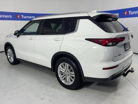 Photo '5' of Mitsubishi Outlander