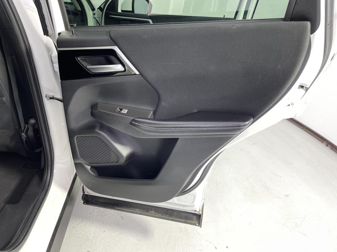 Photo '19' of Mitsubishi Outlander