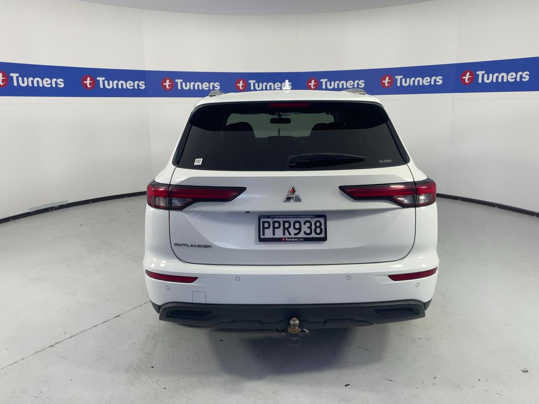 Photo '6' of Mitsubishi Outlander