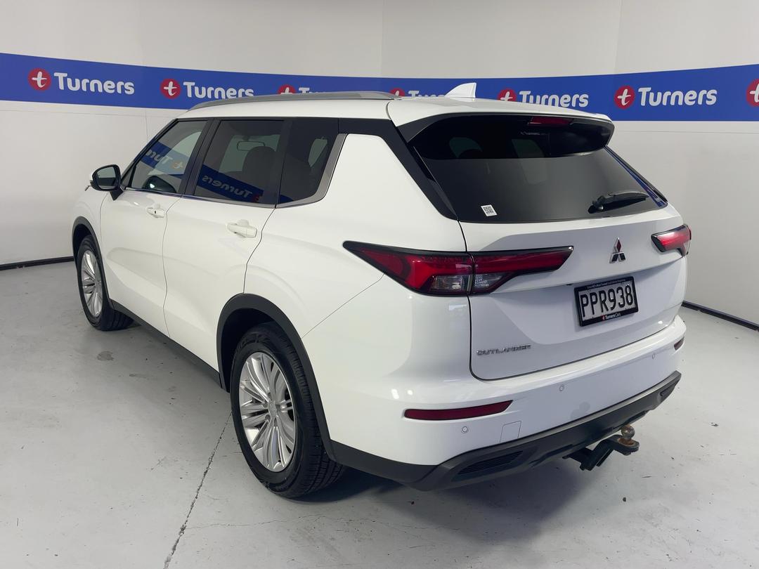 Photo '5' of Mitsubishi Outlander