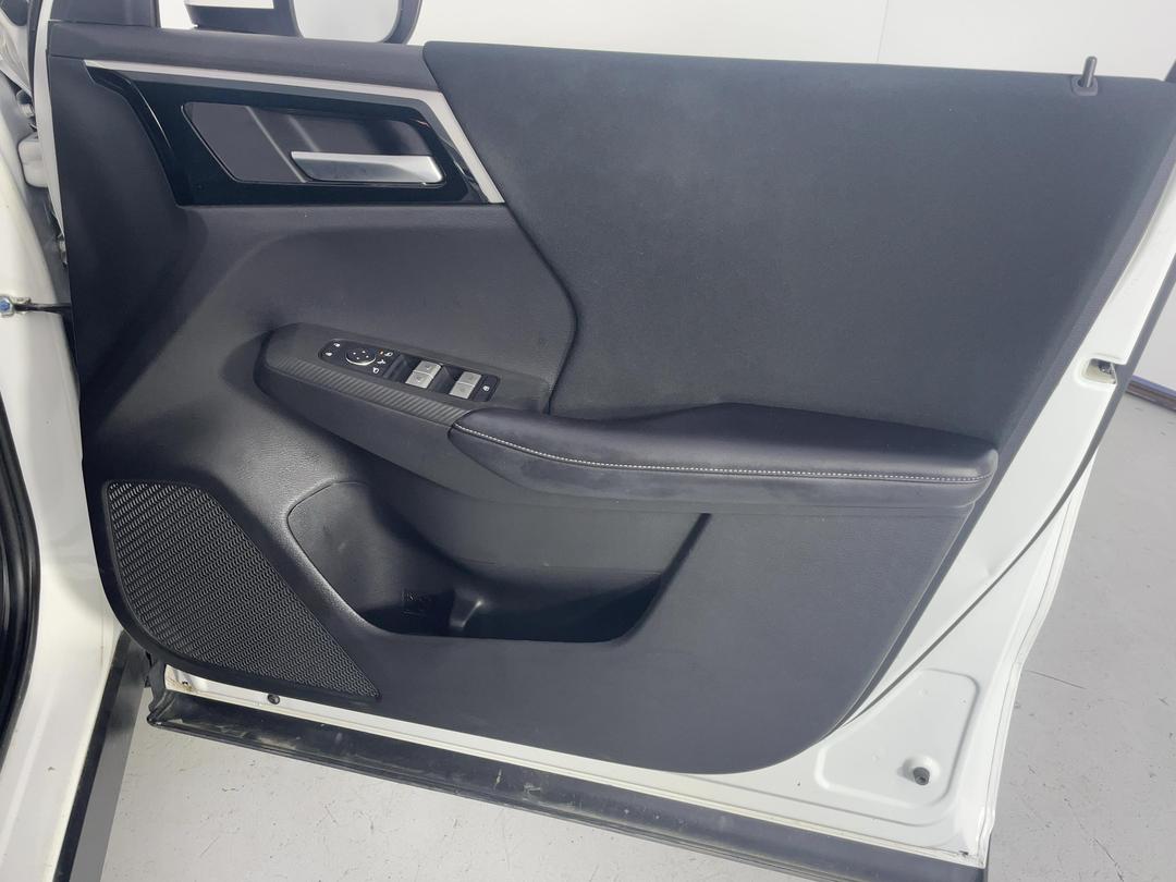Photo '15' of Mitsubishi Outlander