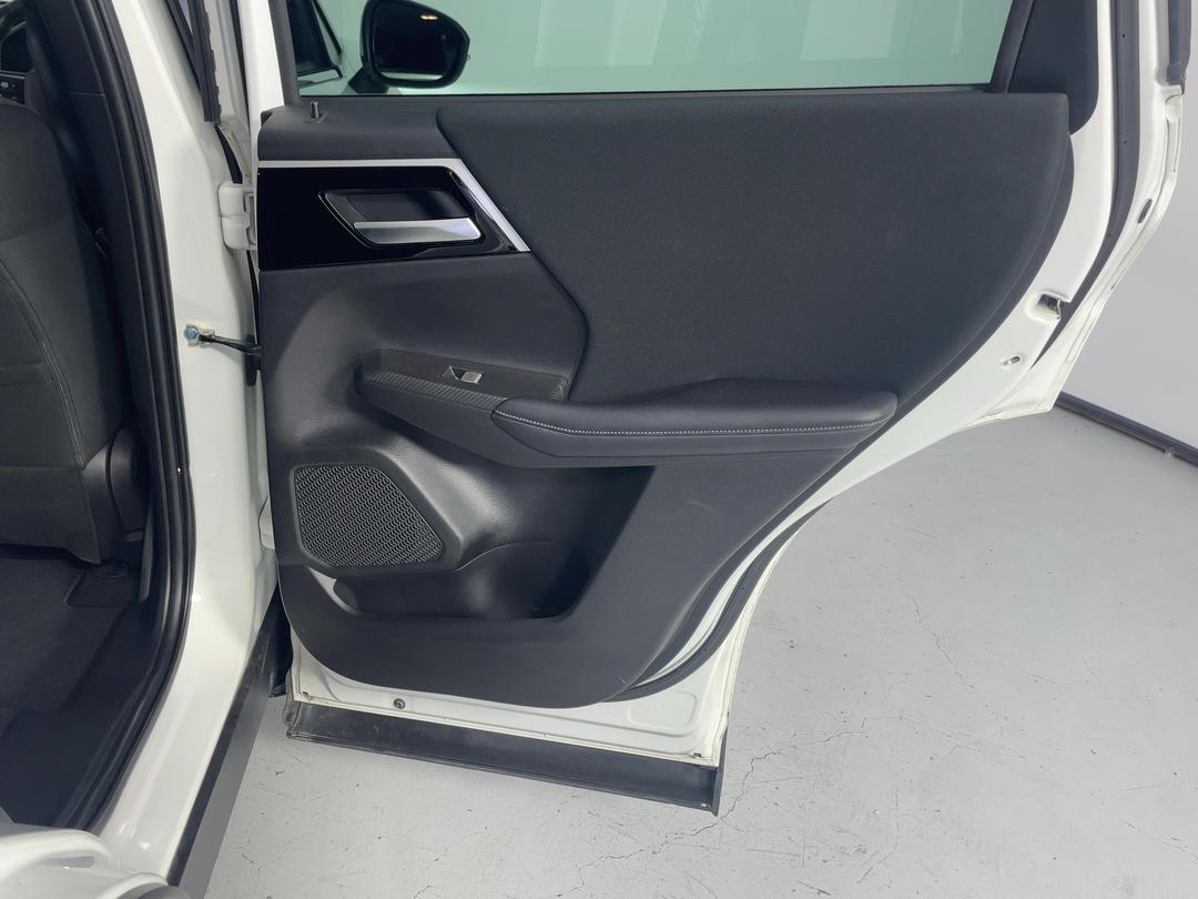 Photo '19' of Mitsubishi Outlander