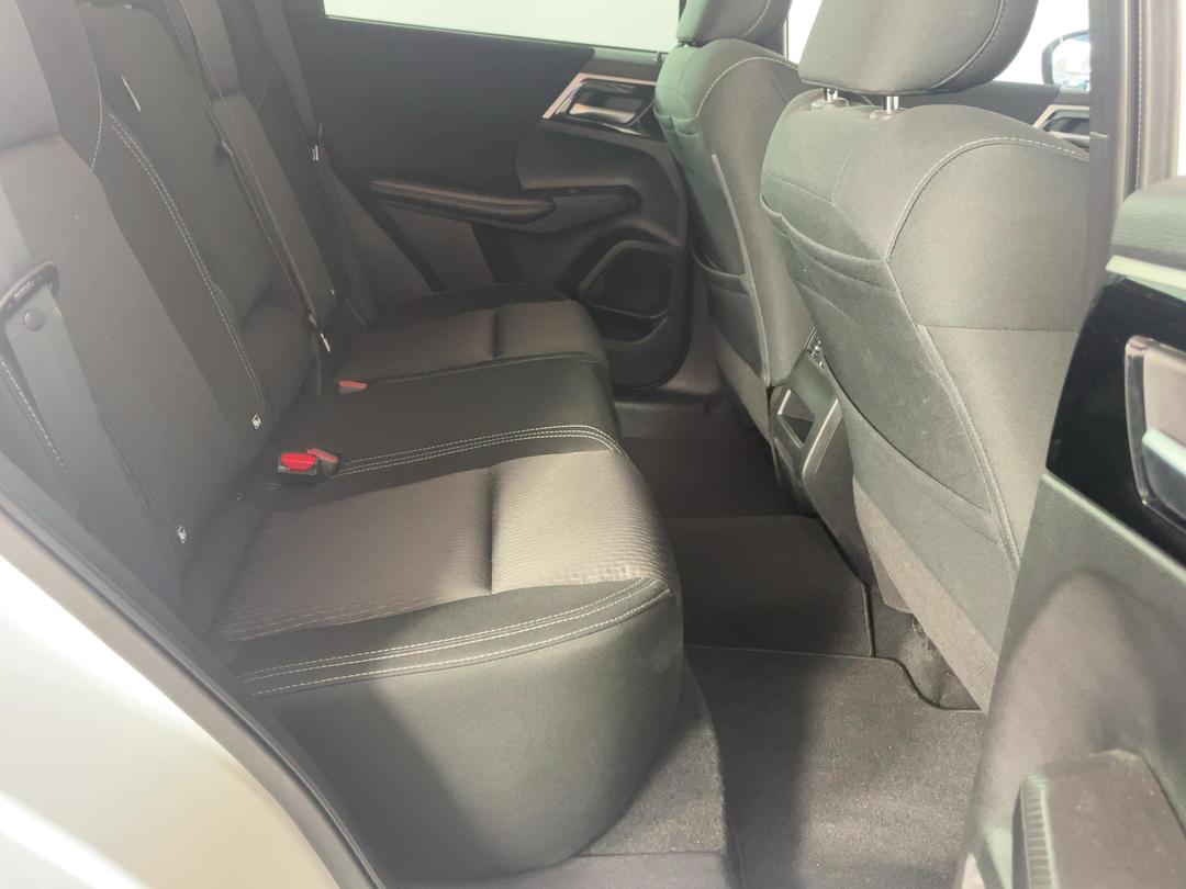 Photo '20' of Mitsubishi Outlander