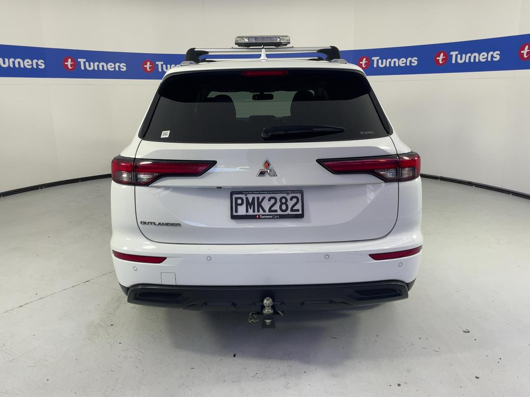 Photo '6' of Mitsubishi Outlander