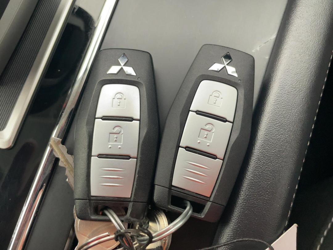 Photo '22' of Mitsubishi Outlander