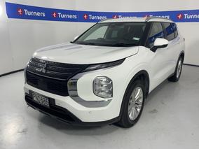 Photo '4' of Mitsubishi Outlander