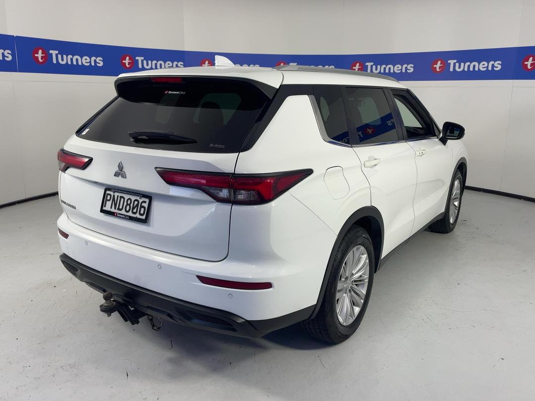 Photo '7' of Mitsubishi Outlander