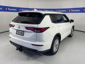 Photo '7' of Mitsubishi Outlander