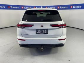 Photo '6' of Mitsubishi Outlander