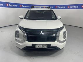 Photo '2' of Mitsubishi Outlander