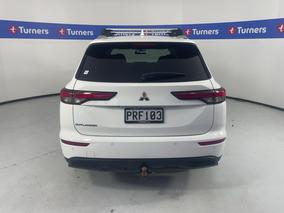 Photo '6' of Mitsubishi Outlander