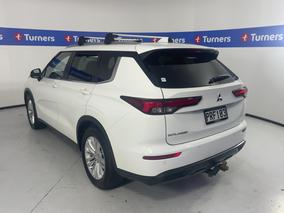 Photo '5' of Mitsubishi Outlander