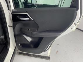 Photo '19' of Mitsubishi Outlander