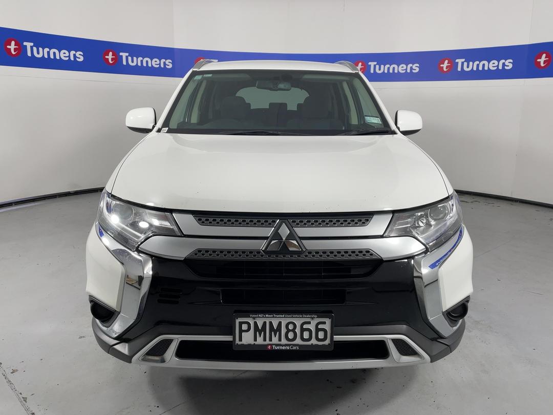 Photo '2' of Mitsubishi Outlander