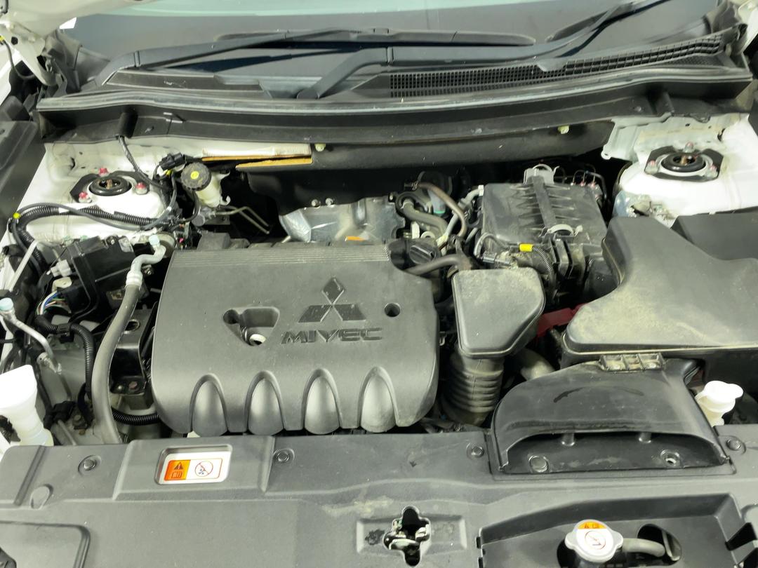 Photo '13' of Mitsubishi Outlander