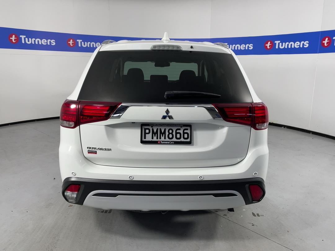 Photo '6' of Mitsubishi Outlander