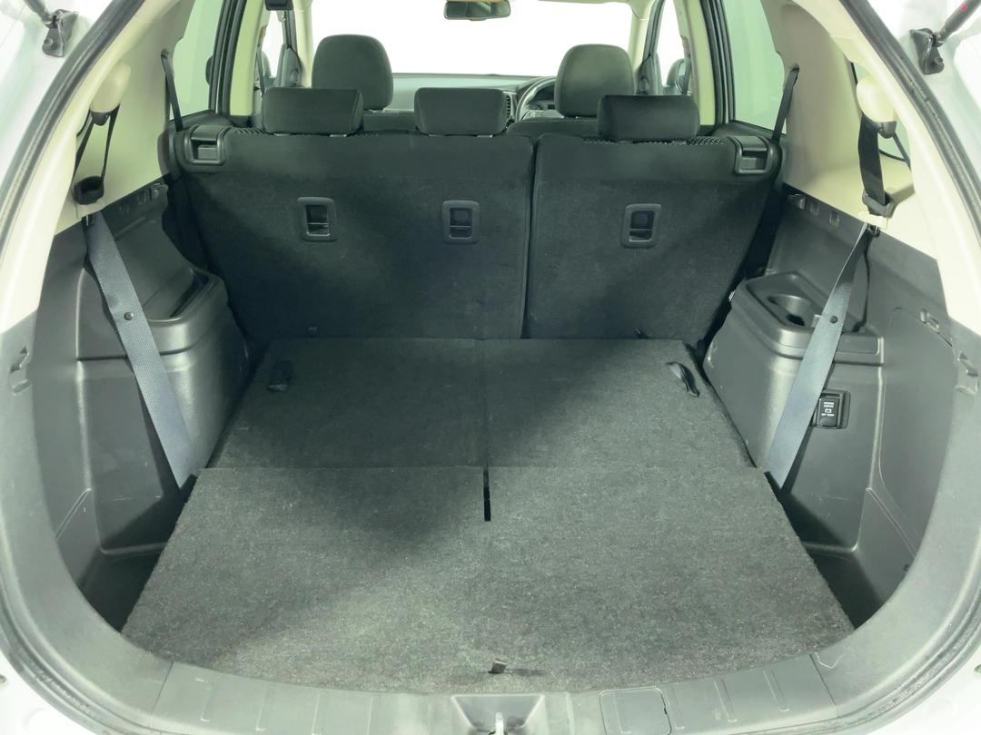 Photo '14' of Mitsubishi Outlander