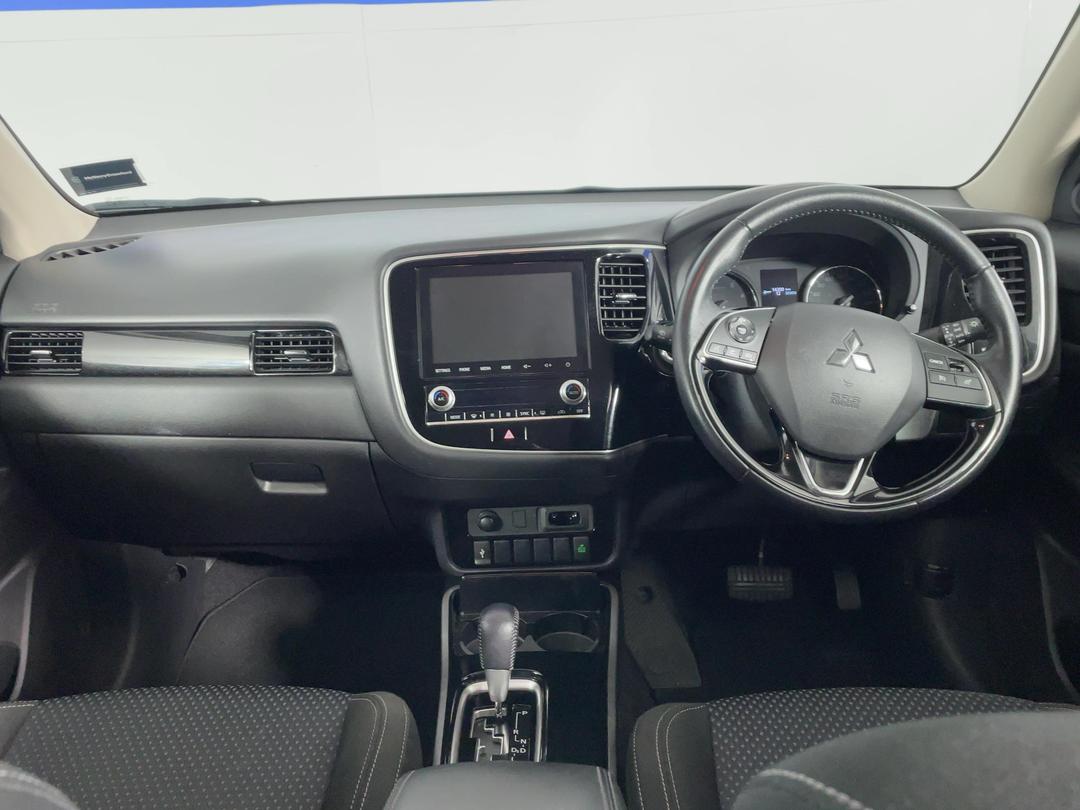 Photo '17' of Mitsubishi Outlander