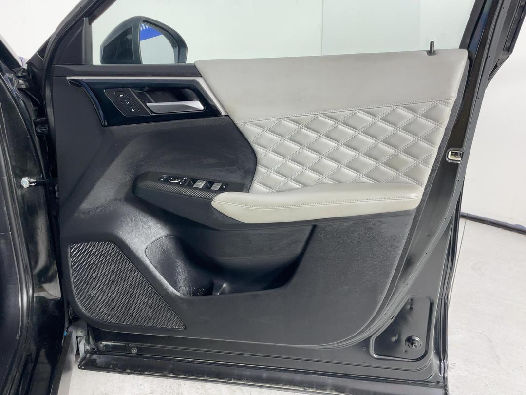 Photo '15' of Mitsubishi Outlander