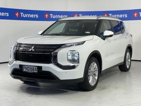 Photo '4' of Mitsubishi Outlander