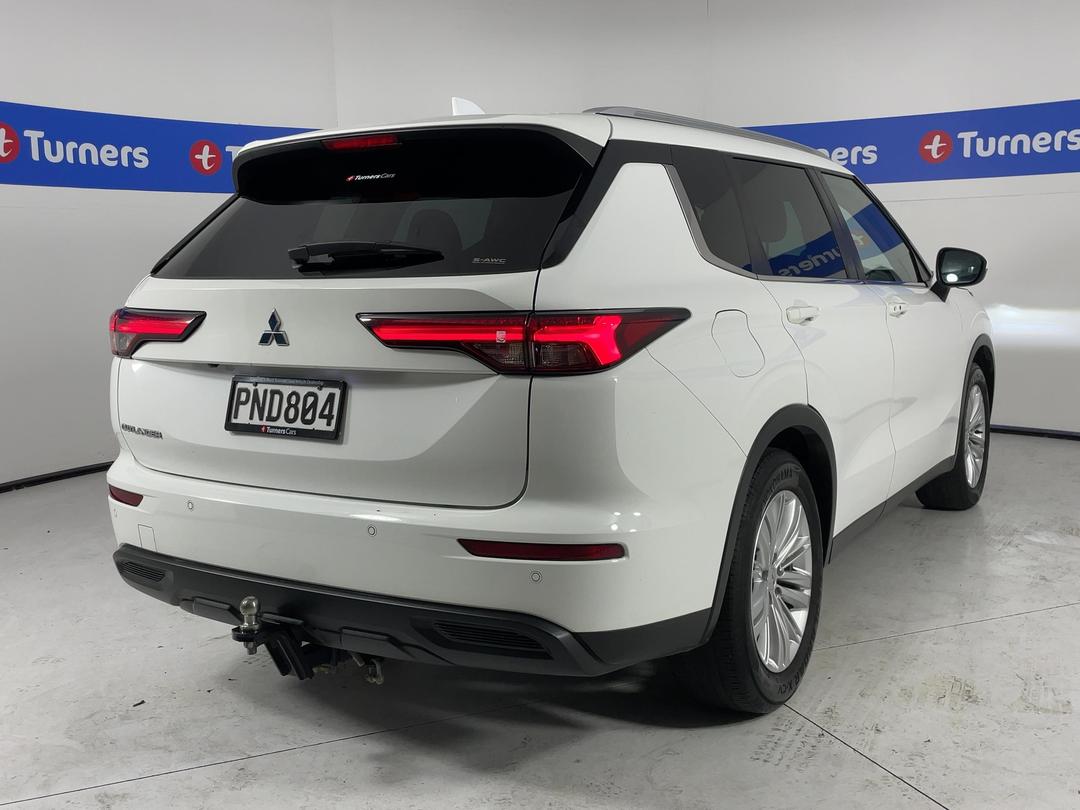 Photo '7' of Mitsubishi Outlander