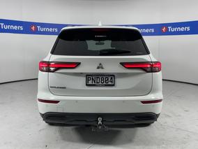 Photo '6' of Mitsubishi Outlander