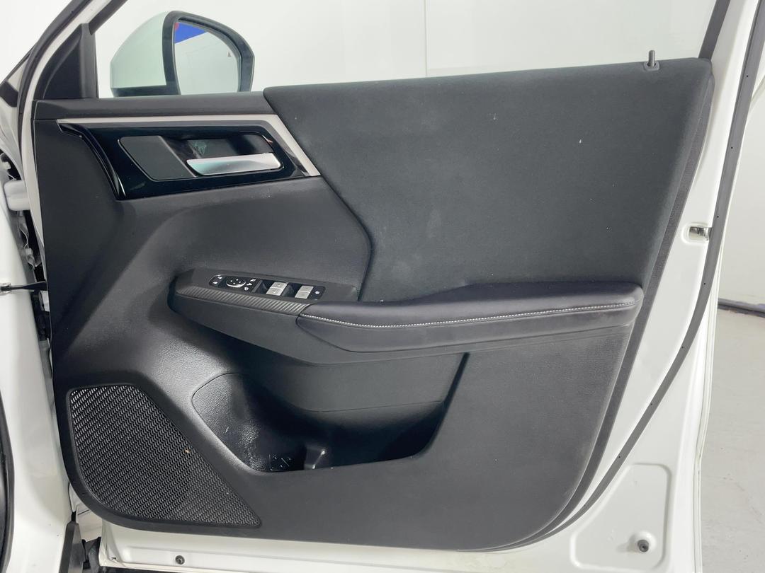 Photo '15' of Mitsubishi Outlander