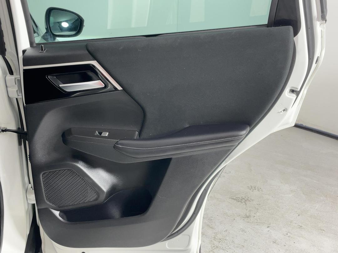 Photo '19' of Mitsubishi Outlander