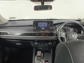 Photo '17' of Mitsubishi Outlander