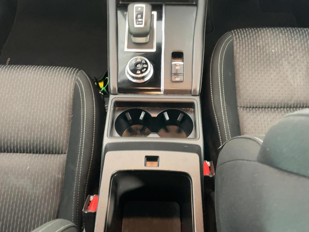 Photo '18' of Mitsubishi Outlander