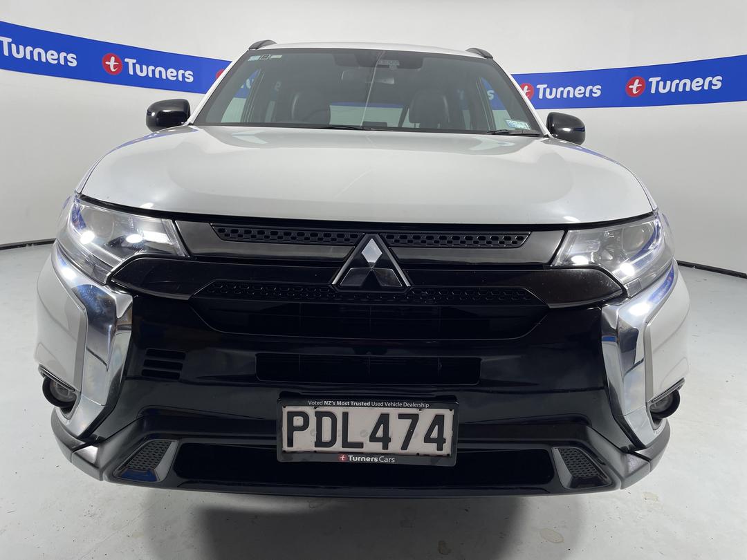 Photo '2' of Mitsubishi Outlander