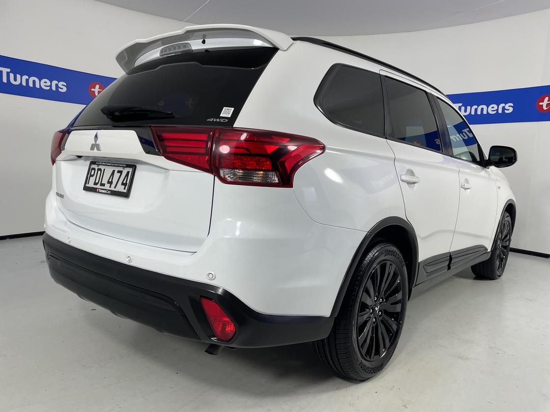 Photo '7' of Mitsubishi Outlander