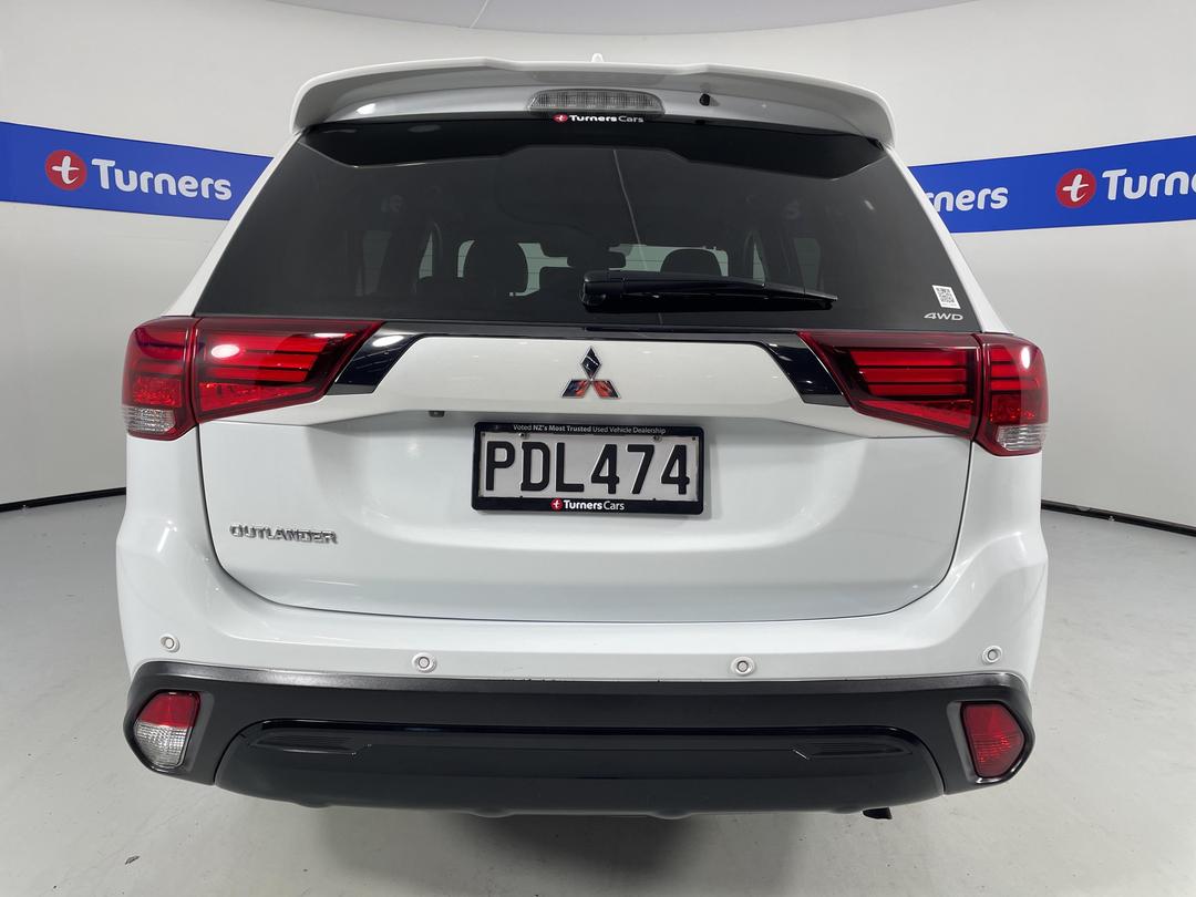 Photo '6' of Mitsubishi Outlander