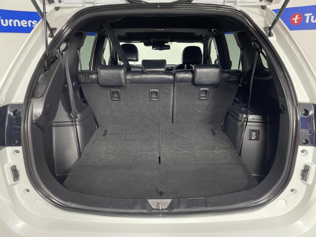 Photo '14' of Mitsubishi Outlander