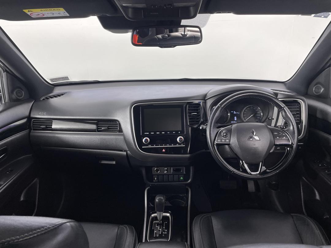 Photo '17' of Mitsubishi Outlander