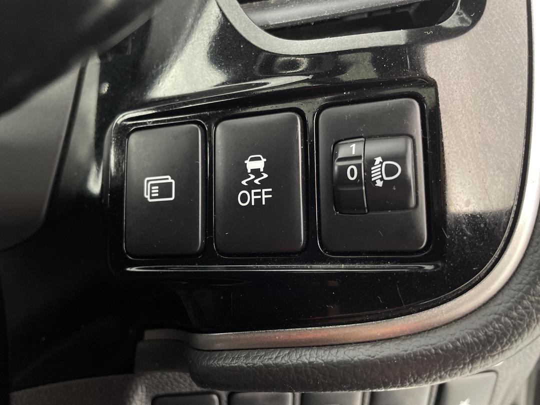 Photo '25' of Mitsubishi Outlander