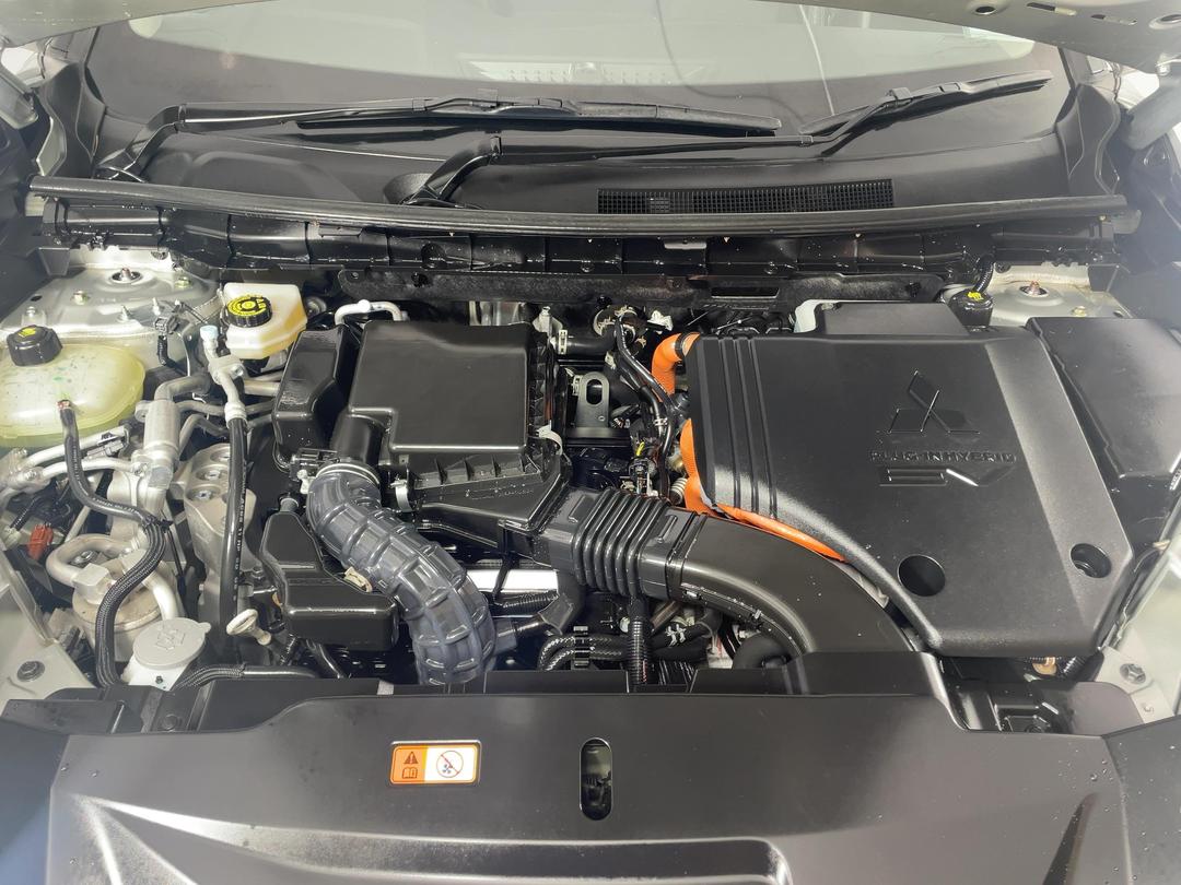 Photo '13' of Mitsubishi Outlander
