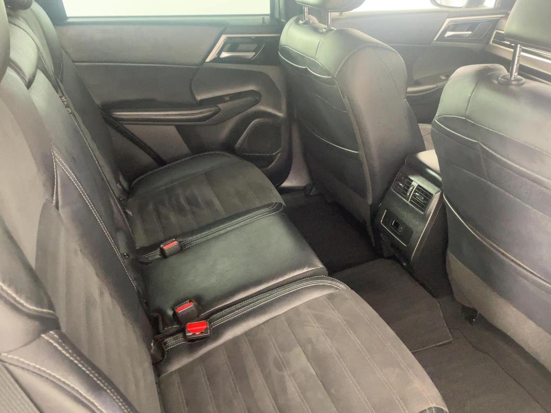 Photo '20' of Mitsubishi Outlander
