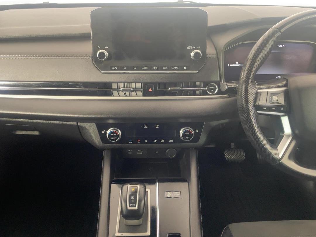 Photo '18' of Mitsubishi Outlander
