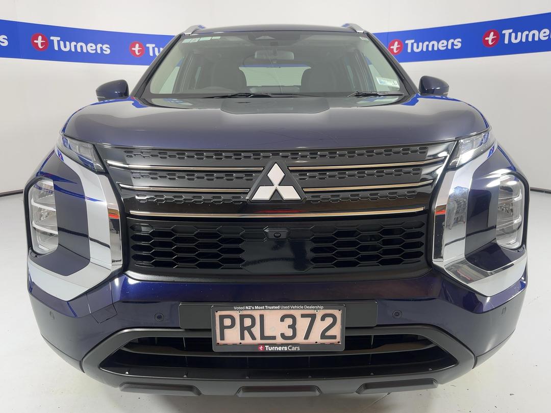 Photo '2' of Mitsubishi Outlander