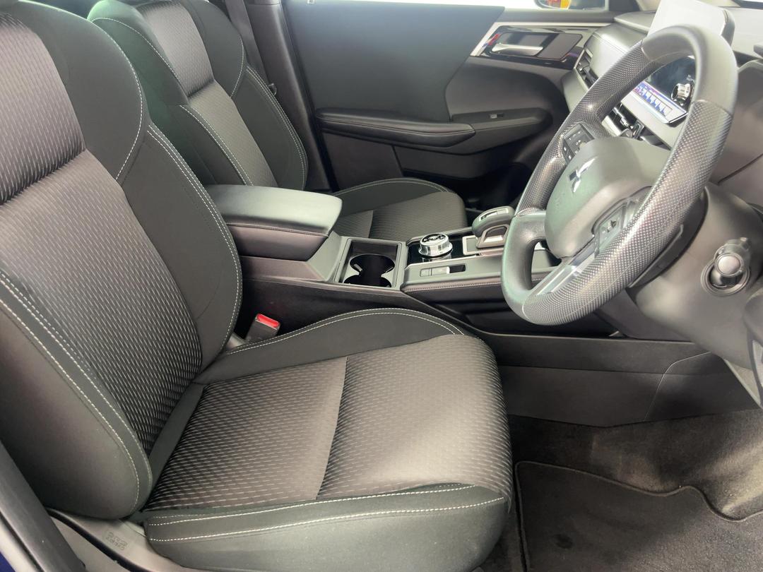 Photo '16' of Mitsubishi Outlander