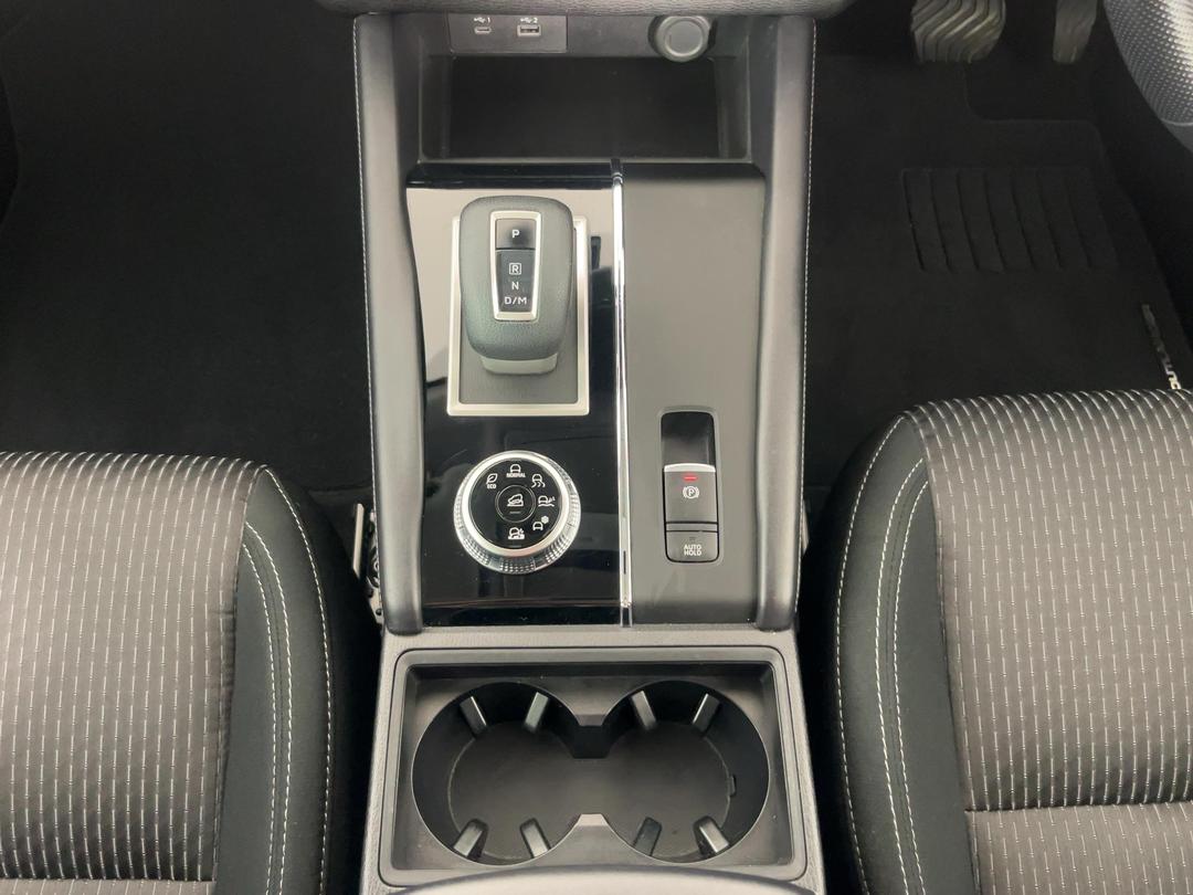 Photo '18' of Mitsubishi Outlander
