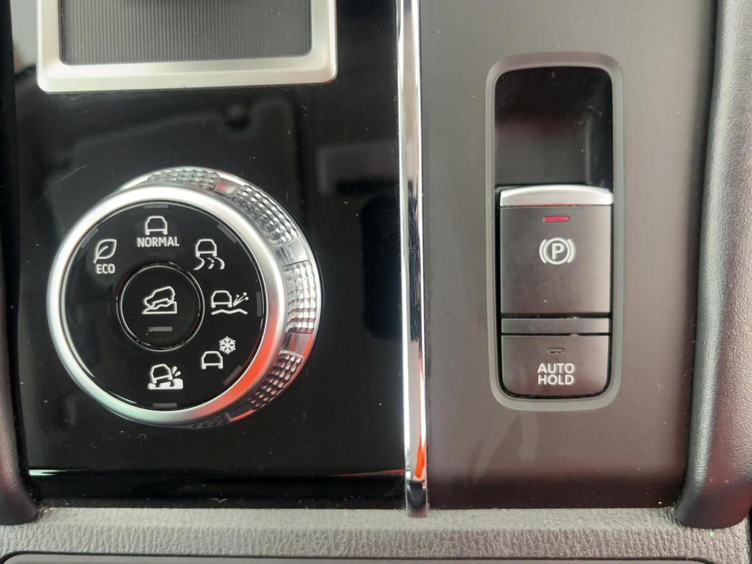 Photo '27' of Mitsubishi Outlander