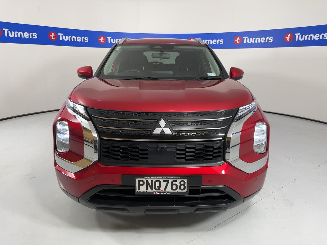 Photo '2' of Mitsubishi Outlander